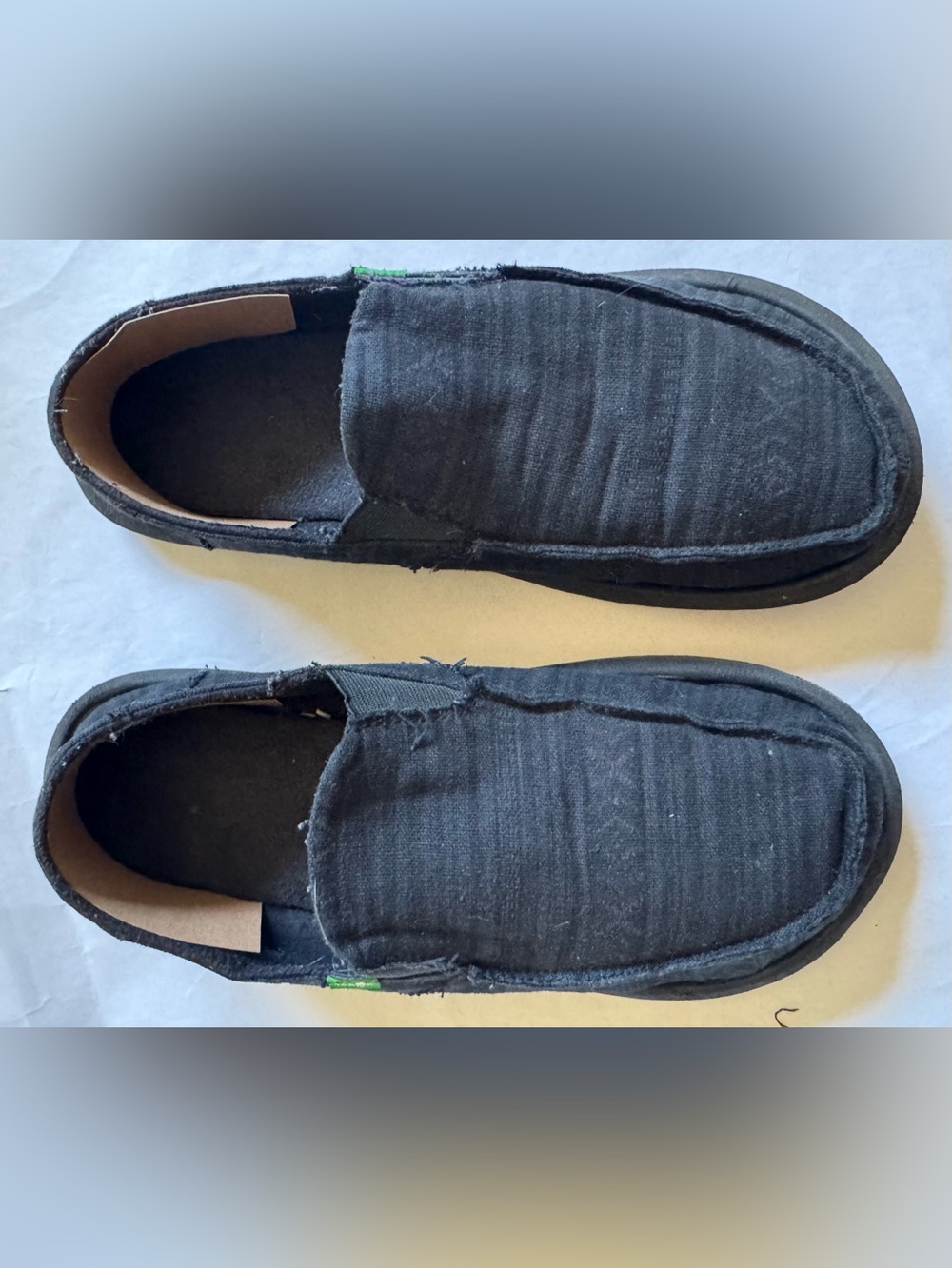 Sanuk Men's Casual Slip-On Loafers in Black with pattern